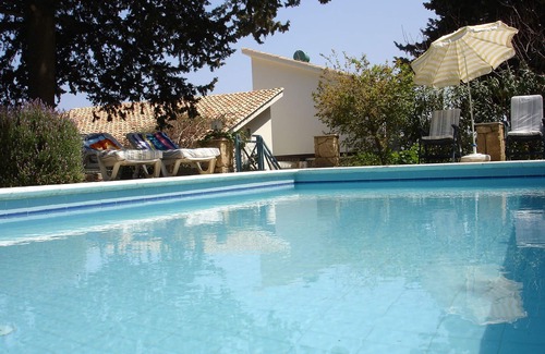 Karaman Villa | Villa with wonderful garden and private pool in Karmi