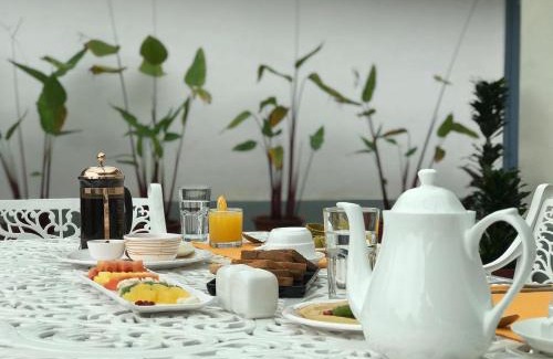 Sringeri Villa | Villa Wodeyarmutt Tropical luxury living