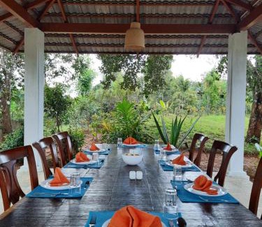 Sringeri Villa | Villa Wodeyarmutt Tropical luxury living