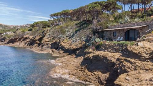 Morcone Villa | Villaflair - Villa Morcone with private beach