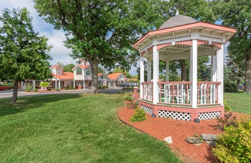 Clarence Hotel | Village Haven Inn & Extended Stay