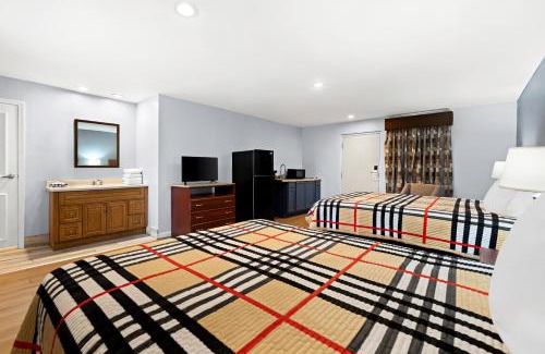 Clarence Hotel | Village Haven Inn & Extended Stay