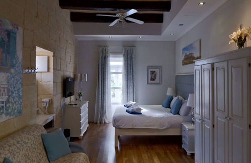 Zebbug Bed & Breakfast | Village Knights Accommodation