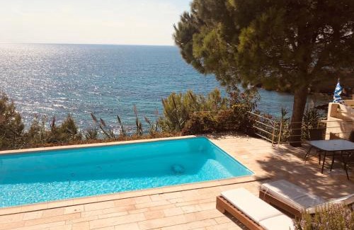 Lassi Villa | VILLAPARADISO Beach front Villa Makris Gialos