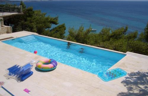 Lassi Villa | VILLAPARADISO Beach front Villa Makris Gialos