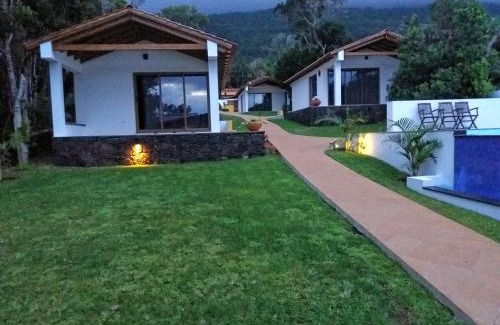 Urzelina House | Villas Casteletes