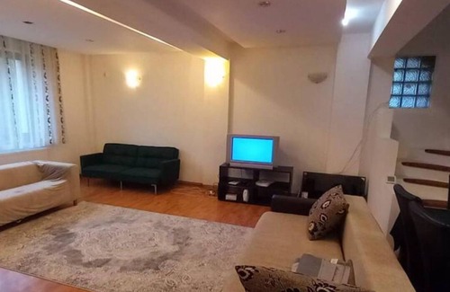 Iasi Villa | Villaweb ap. house&garden 5min to airport&center
