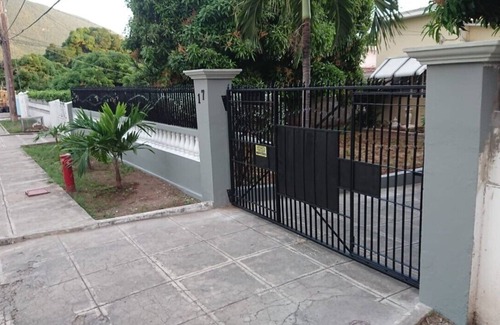 Eden Gardens House | Vineyard Town's Luxury, Comfort & Charm nestled in Kingston