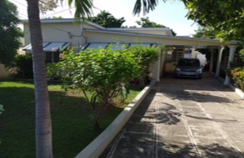 Eden Gardens House | Vineyard Town's Luxury, Comfort & Charm nestled in Kingston