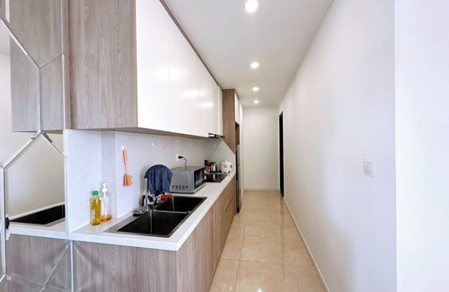 Trung Hoa Nhan Chinh Apartment | Vinhomes D’Capitale | Spacious 2BR for Short or Long Stay
