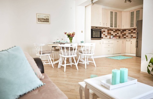 Kastel Gomilica Apartment | VINTAGE apartment with an outside patio and barbecue