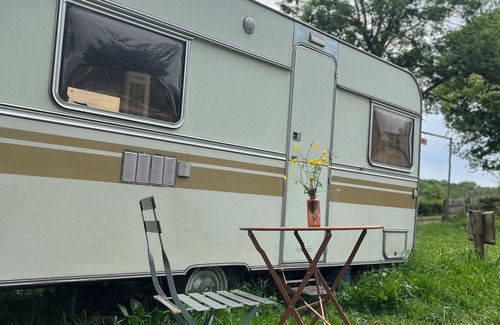Dompierre-sous-Sanvignes House | Vintage caravan, Nature stay at Michelle's.