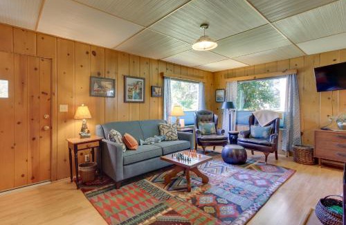 Walterville House | Vintage Cottage by Leaburg Canal with Large Yard!