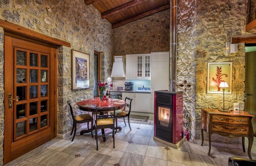 Kato Pedina Hotel | ViP Chalet 4 seasons