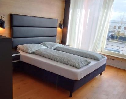 Oberhausen-Sud Apartment | Virginie Apartments - großzügige 145 qm mit Balkon und Parkplatz
