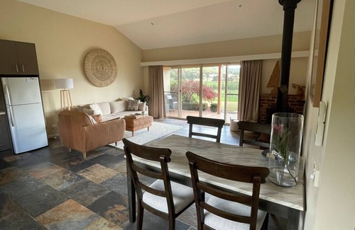 Yarra Junction Apartment | Vista 1 crisp mountain air and the day is yours