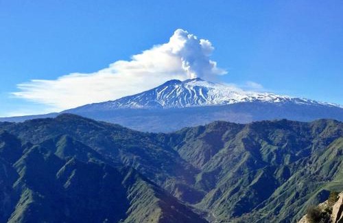 Motta Camastra House | Vista Alcantara - Wellness Mountain-Top Retreat