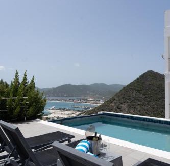 Point Blanche Apartment | Vista Azul