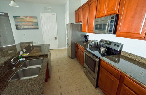 Florida Central Atlantic Coast Condo | Vista Cay 4BR Condo! K, K, Q & 2F, Water View + Balcony—Discount Offers!