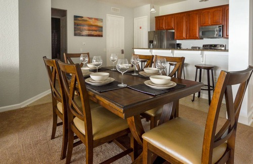 Florida Central Atlantic Coast Condo | Vista Cay 4BR Condo! K, K, Q & 2F, Water View + Balcony—Discount Offers!