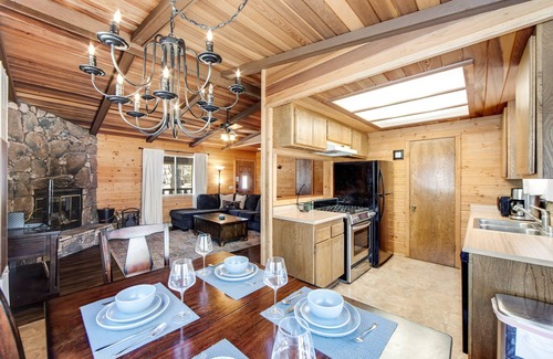 Sugarloaf Cabin | Vista Sugarloaf ~ Dog-friendly Mountain getaway near town & skiing w/gas grill & spacious deck