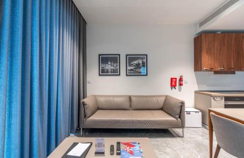 Paceville Apartment | Vista Suites in Apartment in Mercury Towers