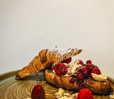 Krakow Apartment | Vistula Suite l A Lovely Place to Be