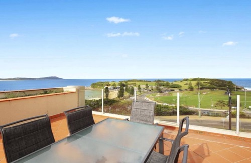 Terrigal Apartment | VITAMIN SEA | Ocean Views , WIFI | Accom Holidays