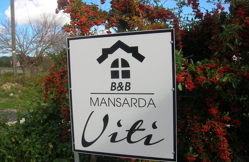 Frontone Apartment | Viti Attic - A glimpse of Frontone Castle