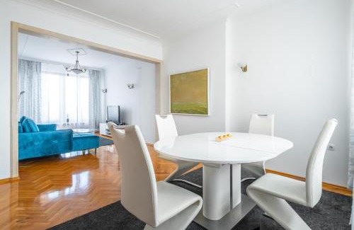 Sofia City Center Apartment | Vitosha Str 2BD White & Blue Apt by Flat Mаnager