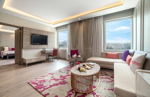 Ahmedabad Hotel | Vivanta Ahmedabad SG Highway