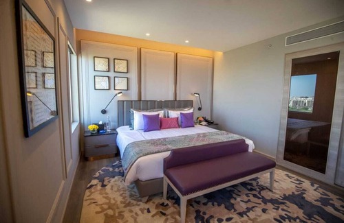 Ahmedabad Hotel | Vivanta Ahmedabad SG Highway