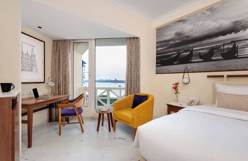 Kochi Hotel | Vivanta Ernakulam, Marine Drive