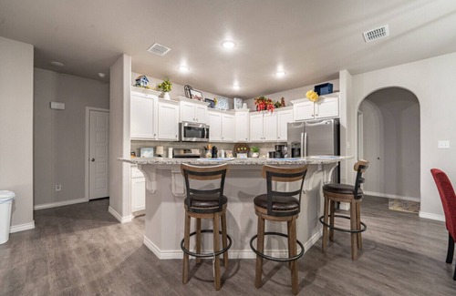 Lubbock House | Vivid Villa - 3BR/3BA - Colorful and Cozy