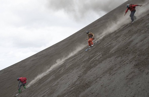 Tanna Island House | Volcano Roaring Front