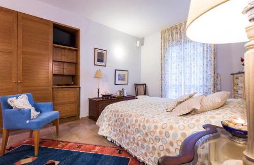Melissopetra Apartment | Voukamvilia Junior Suite in Epidavros Shared Pool