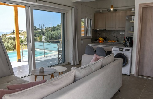 Agia Galini House | Vrachos Luxury Home 2