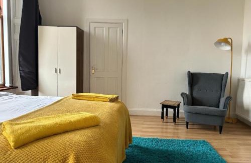 Falkirk Apartment | VS-Entire Flat-Central Scotland-Falkirk, Self-Check-in , Pet-friendly with Parking