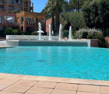 Theoule-Superieur Apartment | Vue mer et sur la baie de Cannes piscine 450m2 randonnée VTT au pied de l Esterel
