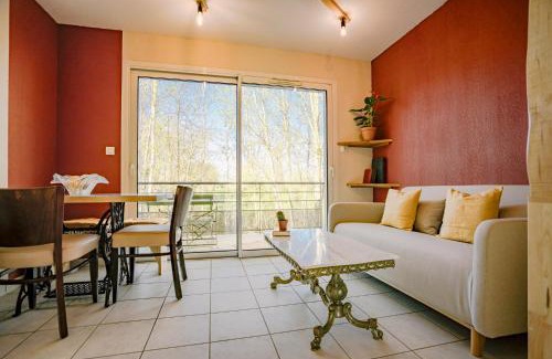 Aiguelèze Apartment | Vue sur le golf chez les grats-piscine-clim