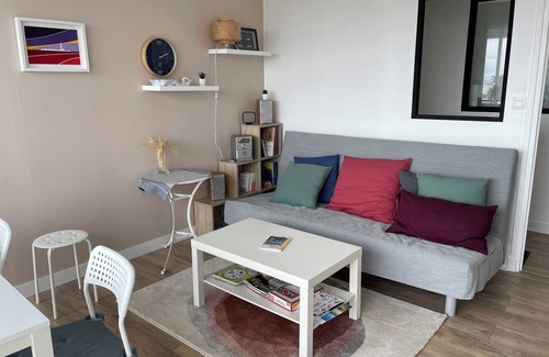 Plougonvelin Apartment | Vue sur Mer, 200 m de la Plage, Appartement en Coeur de Station. Idéal Couple