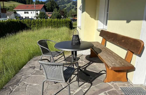 Unterjoch Apartment | VYLD: Deer pasture with terrace