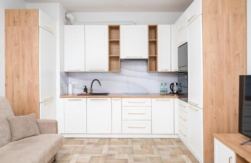 Wlochy Apartment | Włochy Równoległa Cosy Apartment by BookingHost