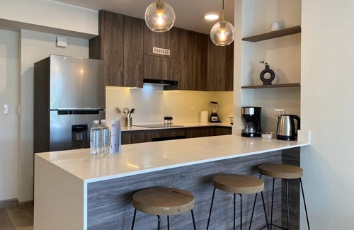 San Isidro Centro Financiero Apartment | w* | Modern 2BR with Balcony in San Isidro