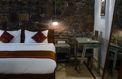 Aihole Hotel | Wada1