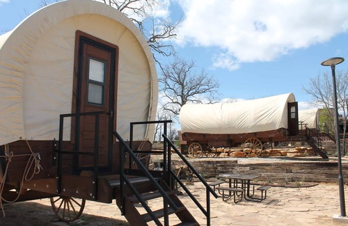 Bridgeport House | Wagon 3 - Charming West Wagon Getaway - Modern Comfort & Rustic Vibes