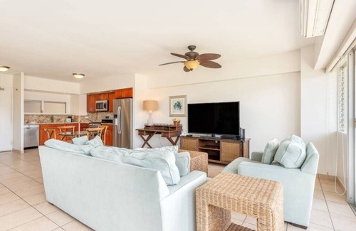Waikiki Condo | Waikiki Shore 706: Cozy 1BR with Breathtaking Ocean Views