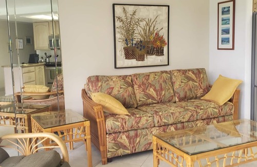 Kihei Condo | Waiohuli Beach Hale #D-122 Oceanfront Complex, Great Rates, Ground Floor Unit