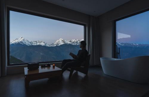 Deqen County Hotel | Wake Up In Snow Capped Peaks