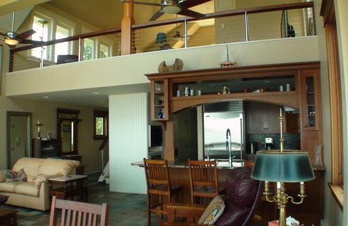 Portsmouth House | Wake up to a stunning year-round Narragansett Bay, bridge, & lighthouse view